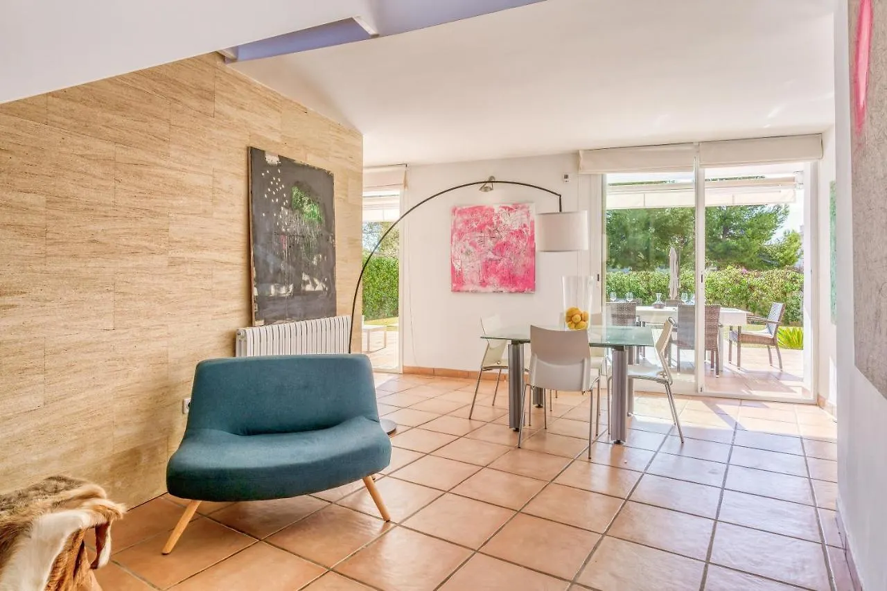 הוילה סנטה פונסה Casa Suca ספרד